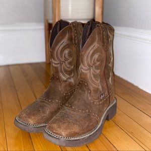 Justin Gypsy Casual Boots